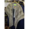 Image 1 : HURTIG FURRIERS FUR SHAWL SHAWL