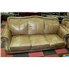 Image 2 : 3 PIECE NAILHEAD LEATHER SOFA, LOVE & CHAIR