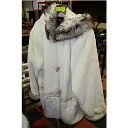 LADIES FAUX FUR JACKET SIZE 2XL