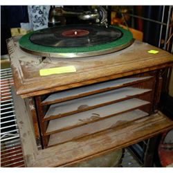 VINTAGE VICTOR PHONOGRAPH