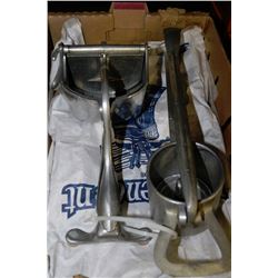 VINTAGE JUICER AND FOOD MASHER