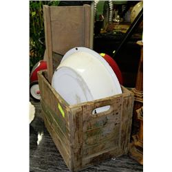 ESTATE VINTAGE CANADA DRY WOOD CRATE WITH