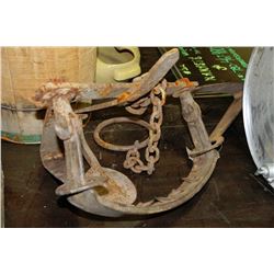 ESTATE VINTAGE BEAR TRAP