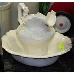 ESTATE VINTAGE CERAMIC WASHBOWL SET