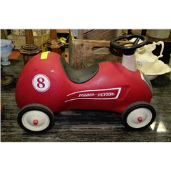 VINTAGE RADIO FLYER 8 METAL CAR
