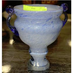 HANDLED ART GLASS DISH