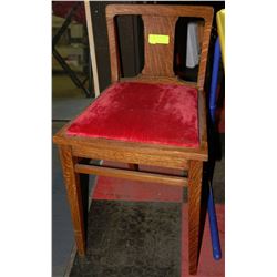 ESTATE OAK WITH RED FABRIC SIDECHAIR