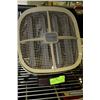Image 1 : VINTAGE BREEZE OSCILLATING BEIGE FAN
