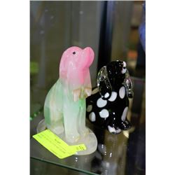 PAIR OF DECORATIVE ART GLASS DOGS