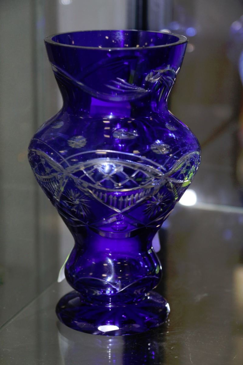 BLUE DECORATIVE ART GLASS VASE