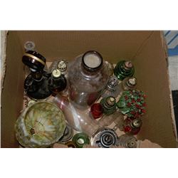 ESTATE VINTAGE BOX WITH LANTERNS , LIQUOR BOTTLES