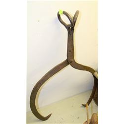 ESTATE ICE TONGS