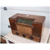 Image 1 : General Electric AM Radio
