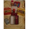 Image 1 : Old Lunch Kits and Thermos (6)