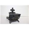 Image 1 : Cast Toy Stove "Queen"