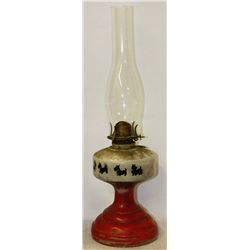 ANTIQUE OIL LAMP WITH RED BASE&SCOTTISH DOG DESIGN