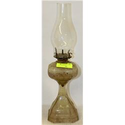 ANTIQUE SQUARE DESIGN OIL LAMP