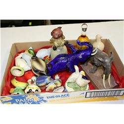 TRAY OF ASSORTED COLLECTIBLES