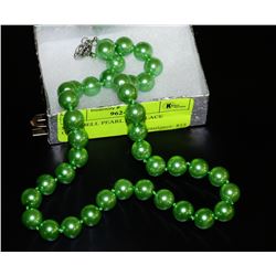 SEA SHELL PEARL NECKLACE GREEN