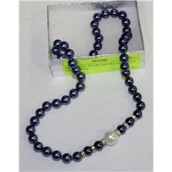 SEA SHELL PEARL NECKLACE BLUE AND WHITE