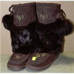 PAIR OF "DETAILS" BROWN MOCCASIN BOOTS