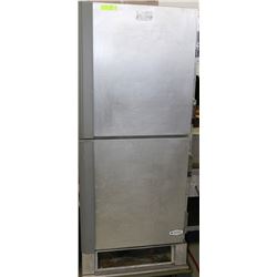 2 DOOR BREAD PROOFER ON WHEELS