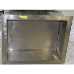 REFRIDGERATED ICE WELL