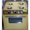 Image 1 : COLEMAN PROPANE 4 BURNER STOVE AND OVEN