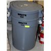 Image 1 : LOT OF 2 GARBAGE CANS W/ 1 LID