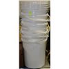 Image 1 : 4 NEW PLASTIC 4 GALLON PAILS W/ LIDS