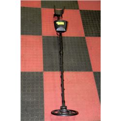 BOUNTY HUNTER METAL DETECTOR