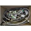 Image 1 : BOX W/22 S.S. BRAIDED FAUCET & TOILET SUPPLY