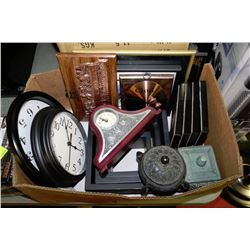 BOX W/WALL DECORATIONS, WALL-MOUNTING