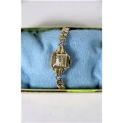 VINTAGE GOLD FILLED BULOVA FIFTH AVENUE WIND UP