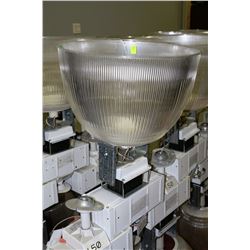 WAREHOUSE LIGHTS WITH MULTITAP BALLAST X10