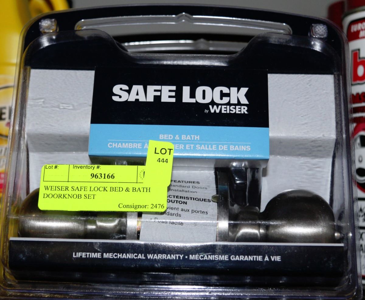 WEISER SAFE LOCK BED & BATH DOORKNOB SET