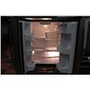 Image 2 : GE REFRIGERATOR WITH FREEZER ON BOTTOM &