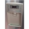 Image 3 : GE REFRIGERATOR WITH FREEZER ON BOTTOM &