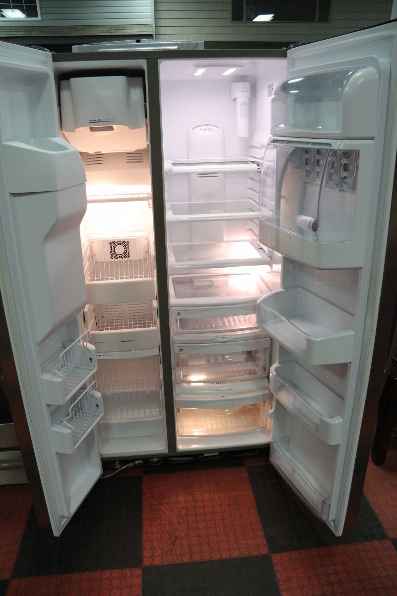 GE PROFILE REFRIGERATOR W/ICE/WATER DISPENSER