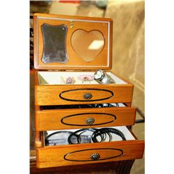 JEWELLERY BOX W/CONTENTS INCL. NEW
