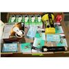 Image 1 : FLAT OF BULBS, FLASHLIGHTS & MORE