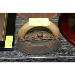 SAD IRON WITH HANDLE