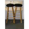 Image 1 : LOT OF 2 WOOD LEGGED STOOLS
