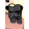 Image 1 : PAIR OF NEW DETAILS MUKLUKS X4