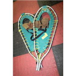 PAIR OF ALUMINUM SNOWSHOES
