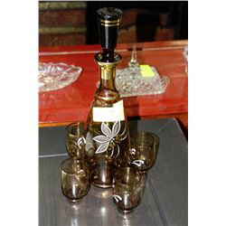 AMBER DECANTER WITH 4 GLASSES