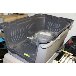 LARGE PLASTIC DOG KENNEL