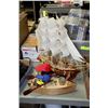 Image 1 : WOOD SHIP ORNAMENT WITH WIND UP BOAT TOY