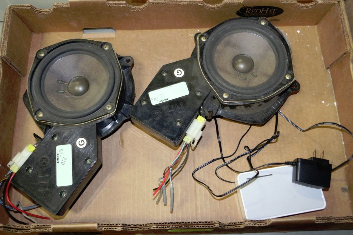 BOX WITH BOSE CAR SPEAKERS