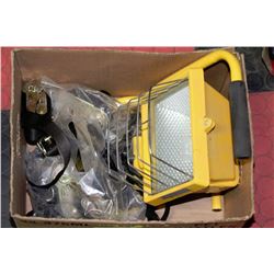 BOX WITH HALOGEN WORK LIGHT AND RATCHET STRAPS